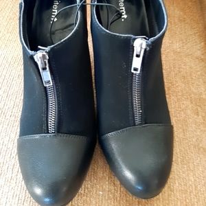 New Whitemt Scarlett Black Front Zipper Booties
